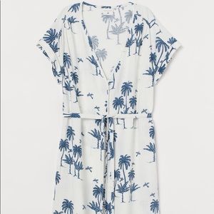 DESMOND & DEMPSEY x H&M. Short, V-neck dress